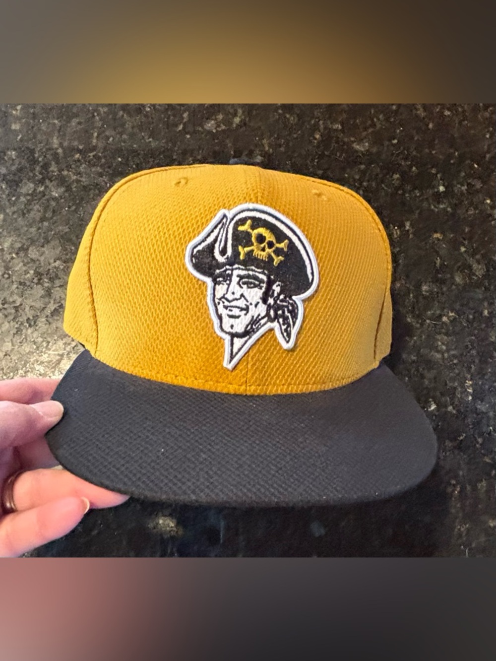 New Era Pittsburgh Pirates 59FIFTY Fitted Cap Size 7 1/8 Appliqué Mustard &Black